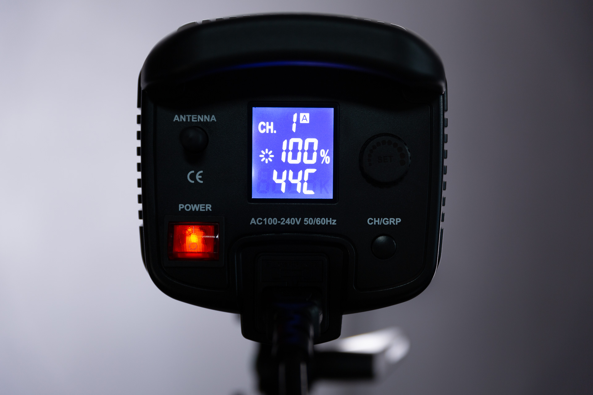 GODOX SL-150W 電源をONにした液晶画面