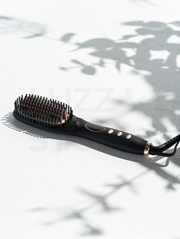 ヘアケア家電　ヒートブラシ　モデル・プロダクト撮影