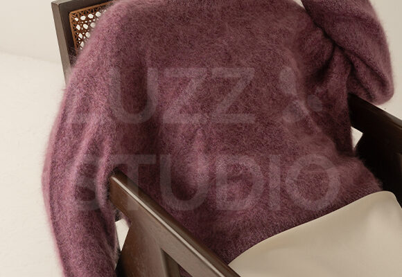 ファッションブランドのルックブック撮影：デザイナーズ家具でくつろぐ女性モデル