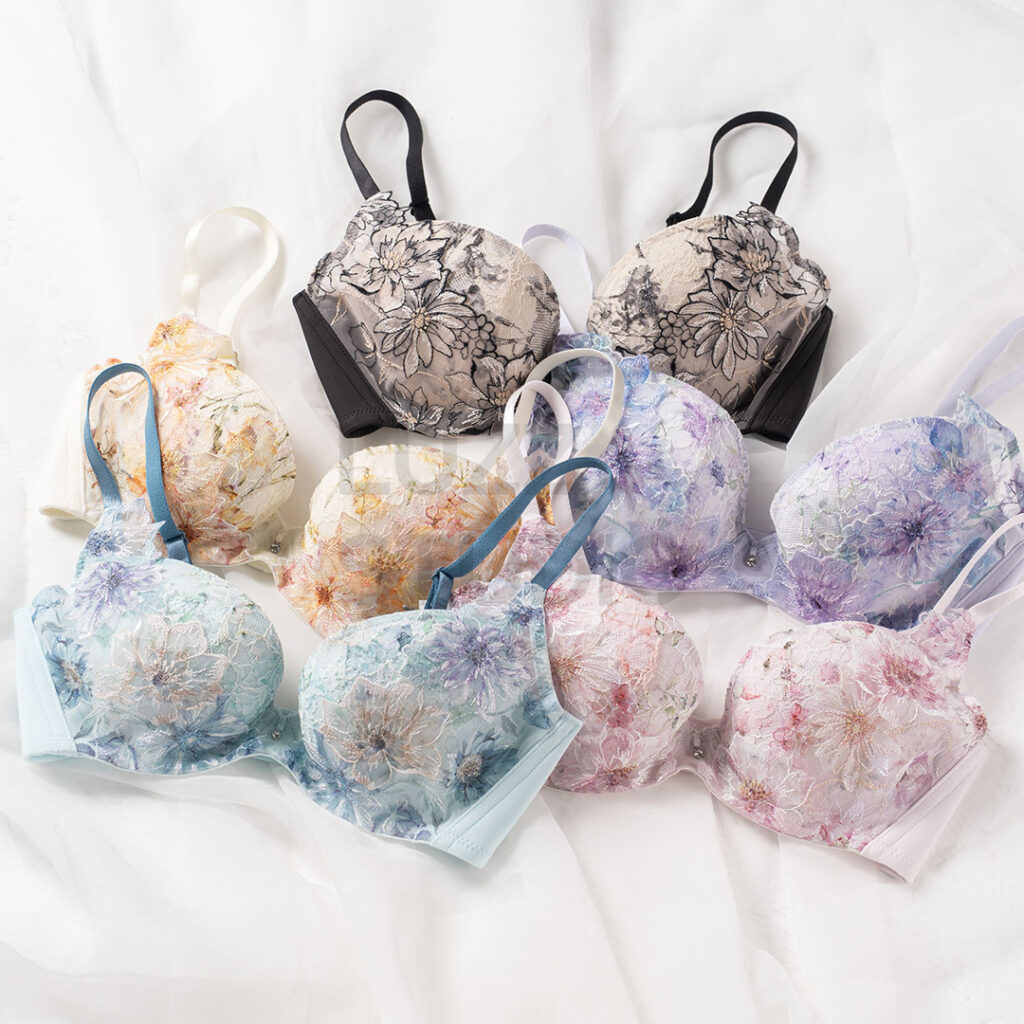 EC撮影:レースを背景にした、女性らしさあふれる柔らかな女性用下着商品撮影