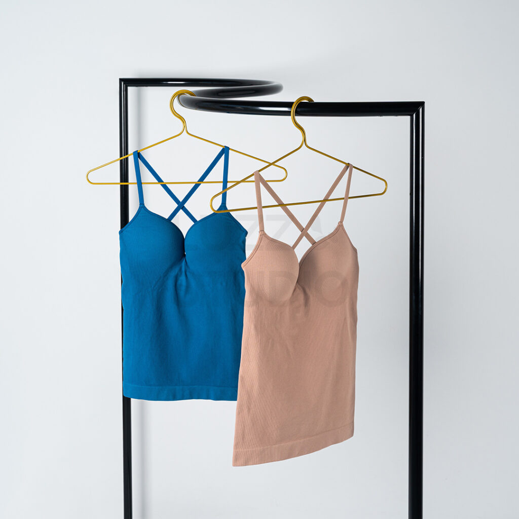 商品撮影:デザイナー家具を使ってアートに仕上げたウェブサイト・販促用の女性用下着