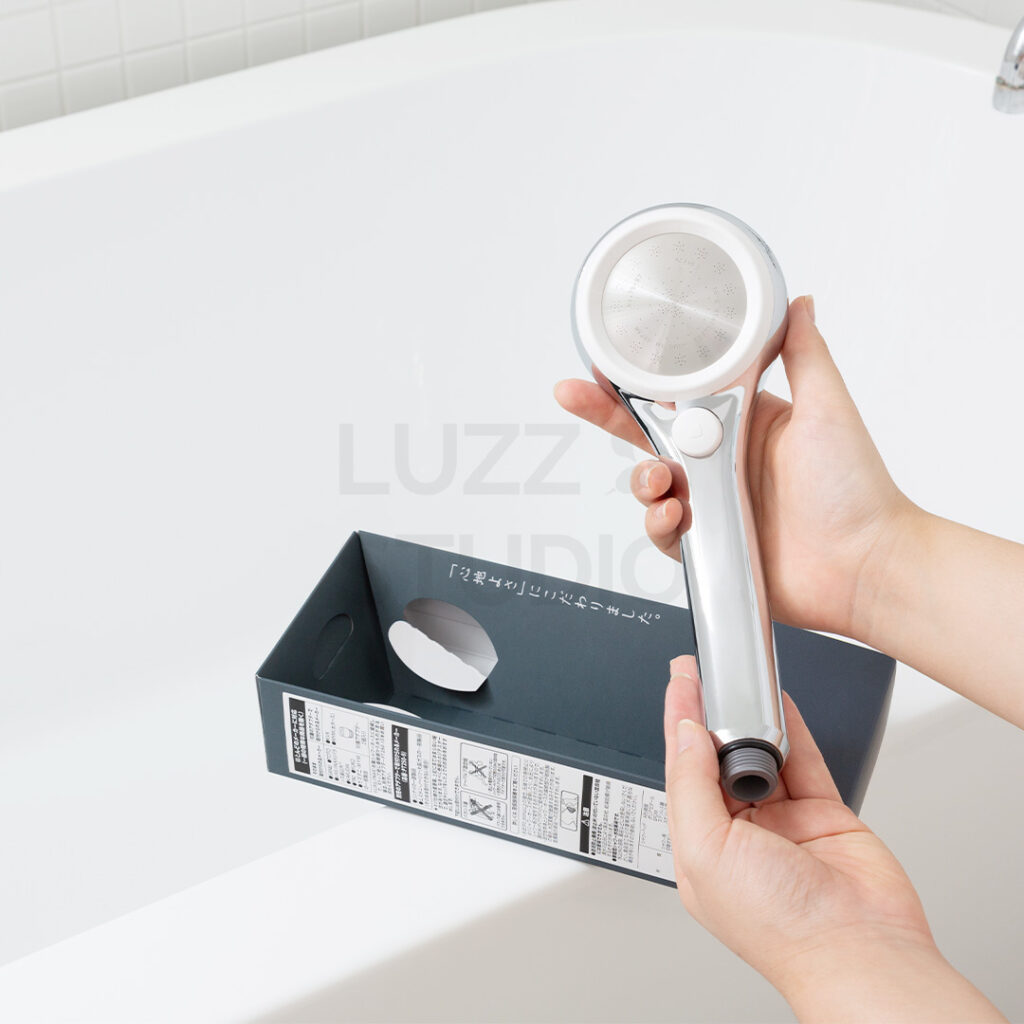 商品撮影:箱から取り出したウェブサイト・販促用のシャワーヘッド