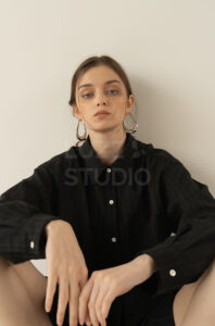 流行に左右されないタイムレスな美しさを表現する、ハイクオリティなモデルビジュアル制作